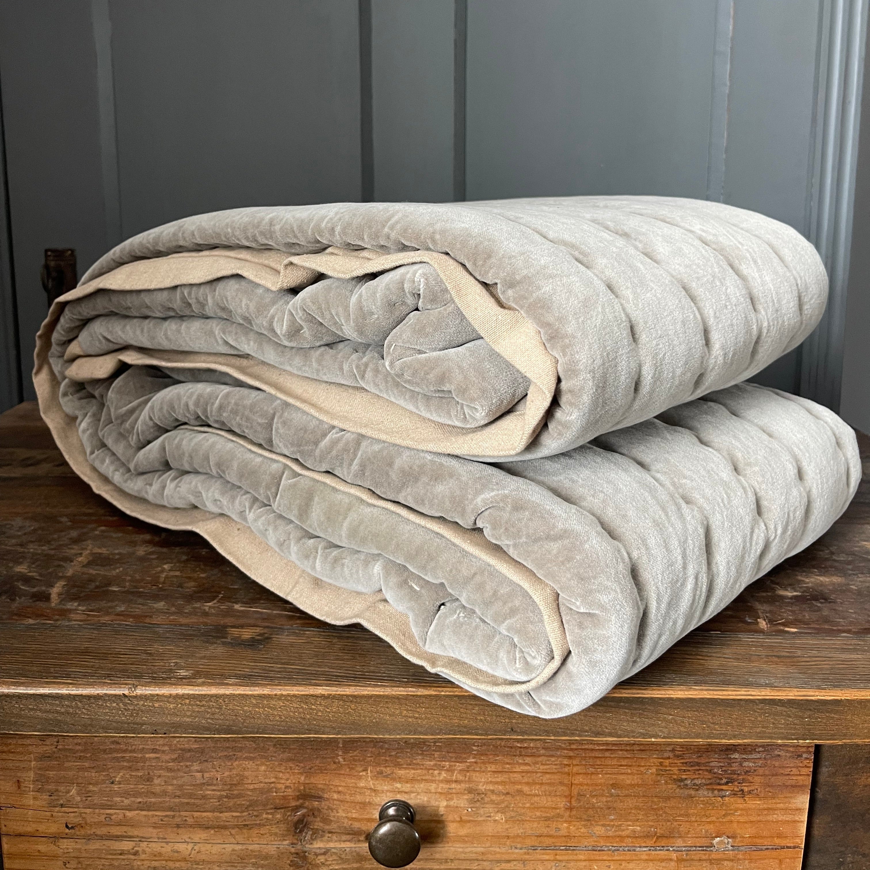 Maitri : Stonewashed Velvet quilt - Cloud