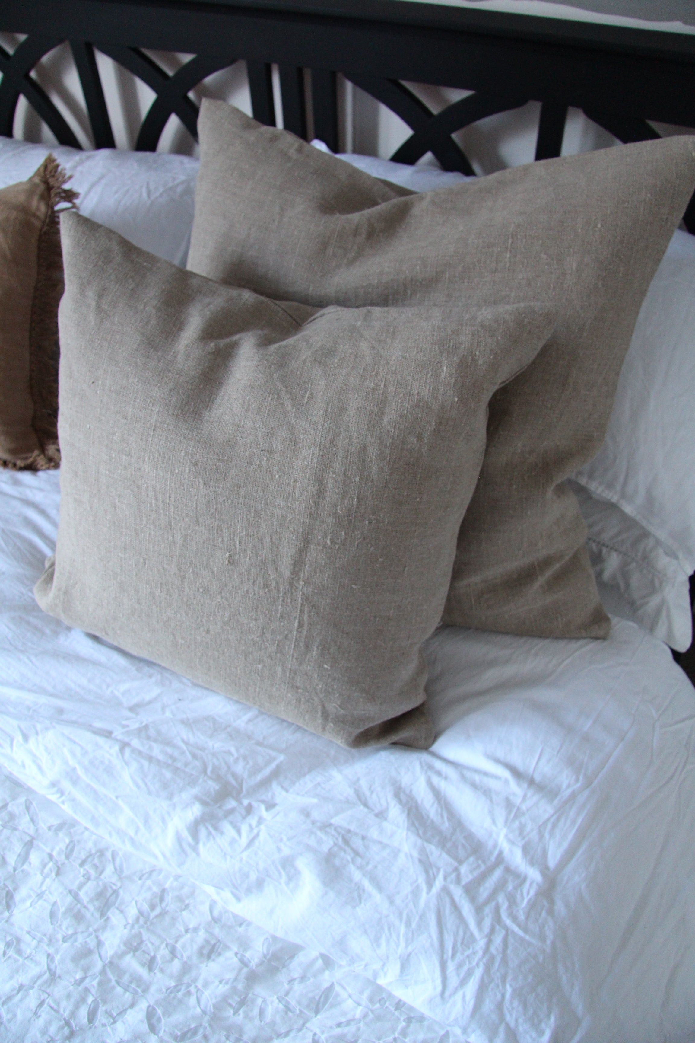 Lyla 100% natural Linen cushion cover 60x60